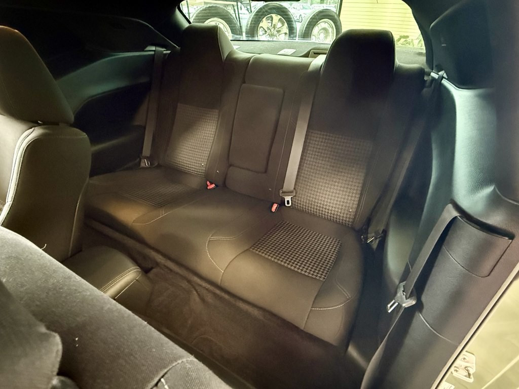 2018 Dodge Challenger Image 12