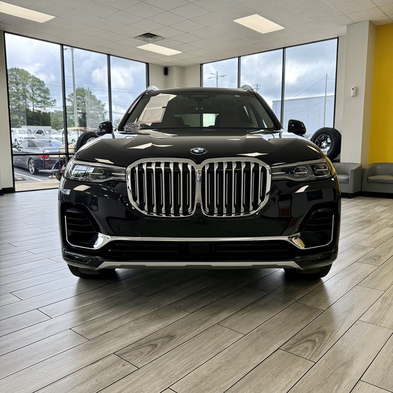 2020 BMW X7 Image 2