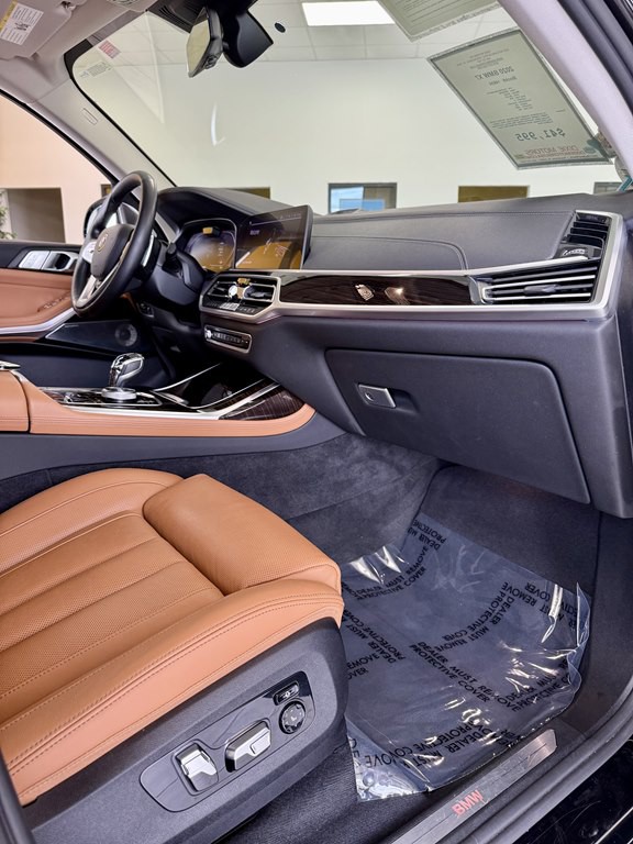 2020 BMW X7 Image 12