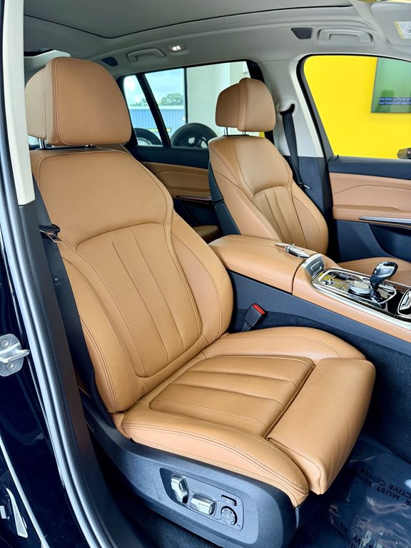 2020 BMW X7 Image 16