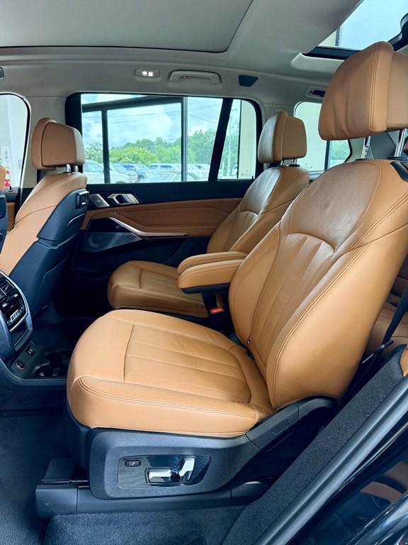 2020 BMW X7 Image 17
