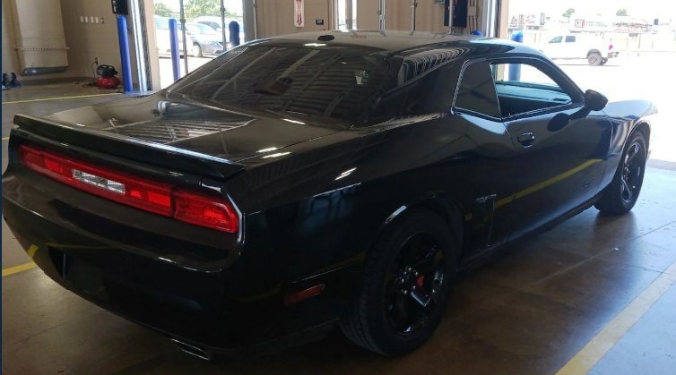2013 Dodge Challenger Image 3