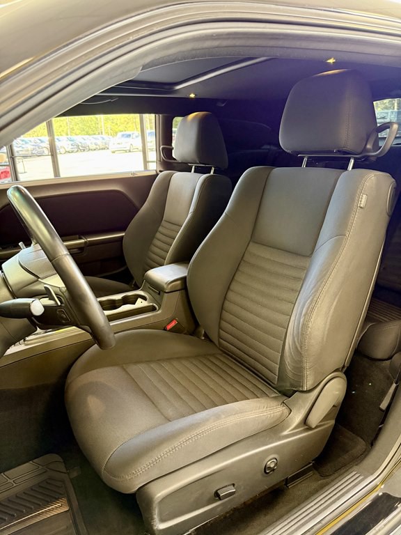 2013 Dodge Challenger Image 13