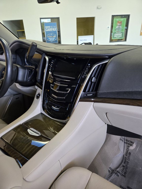 2019 Cadillac Escalade Image 15