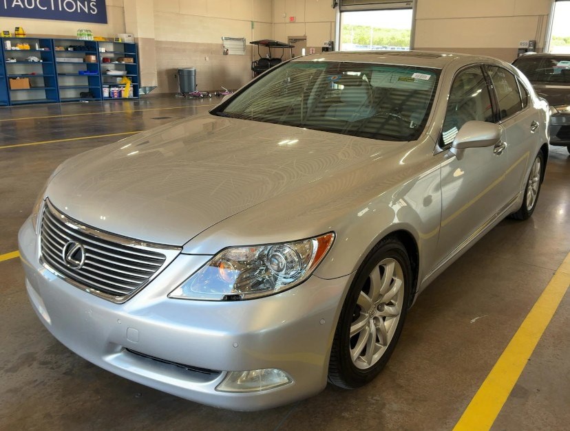 2008 Lexus LS Image 2