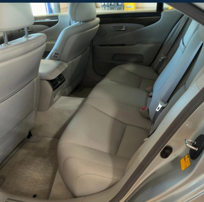 2008 Lexus LS Image 5