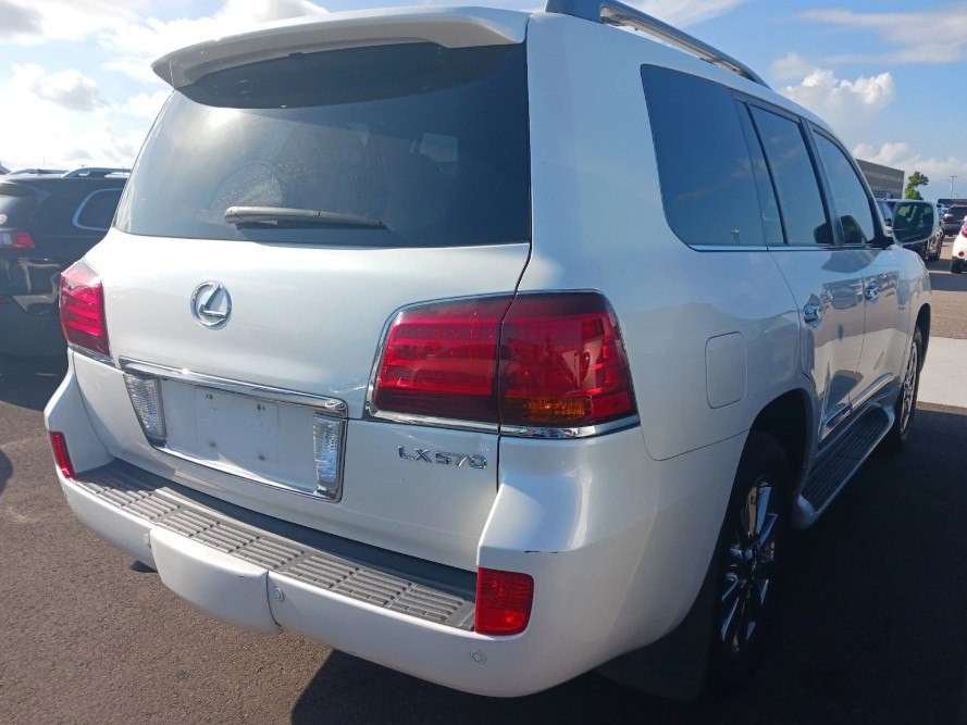 2011 Lexus LX Image 3