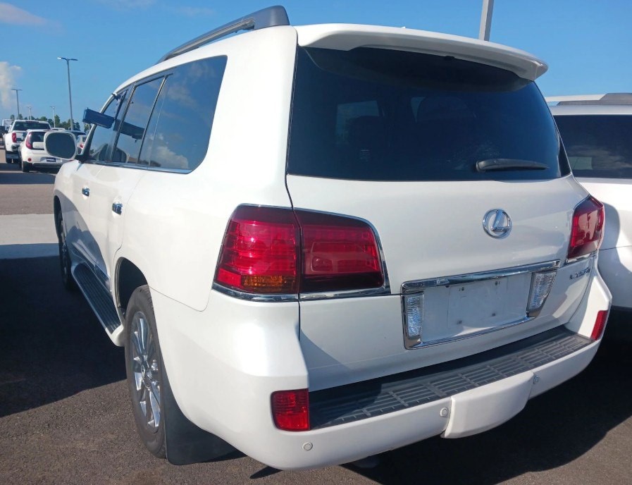 2011 Lexus LX Image 4