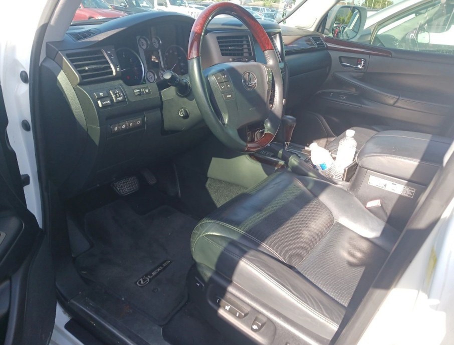 2011 Lexus LX Image 5
