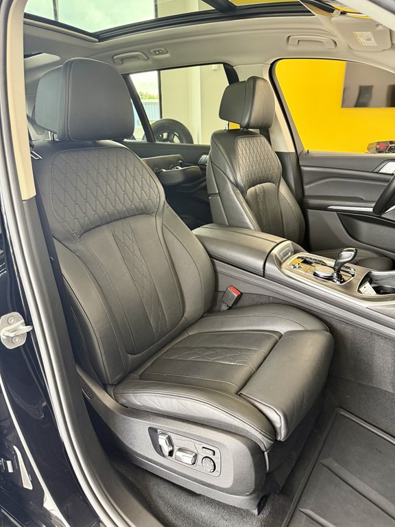 2019 BMW X7 Image 16