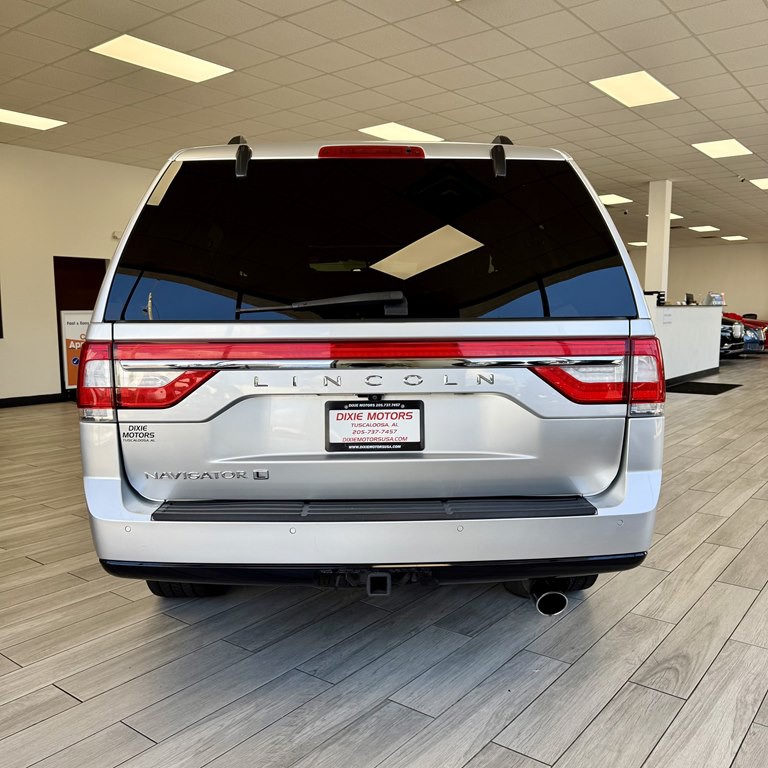 2017 Lincoln Navigator Image 8