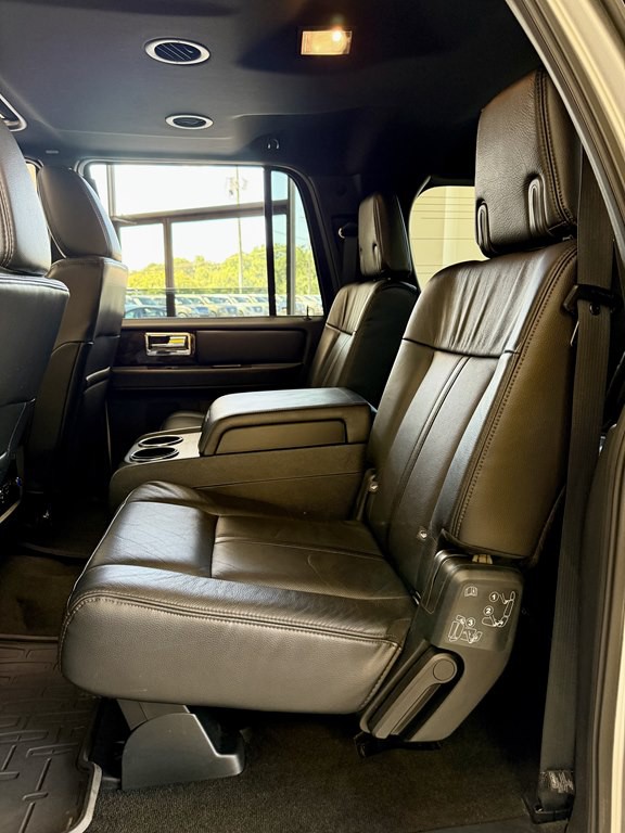 2017 Lincoln Navigator Image 17