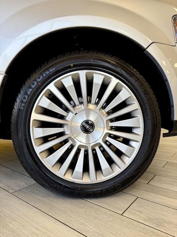 2017 Lincoln Navigator Image 20
