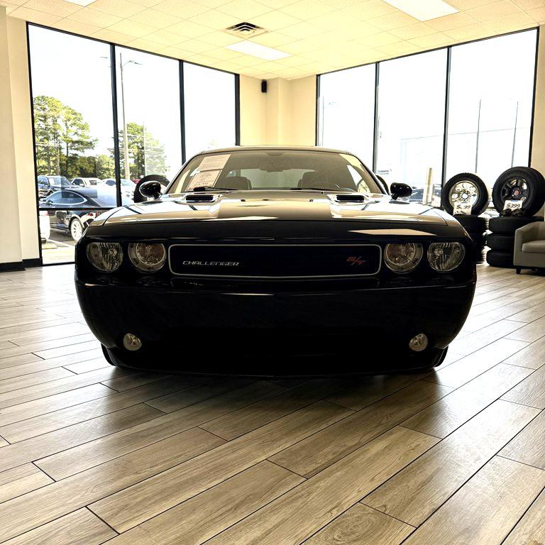 2013 Dodge Challenger Image 2