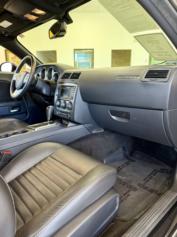 2013 Dodge Challenger Image 11
