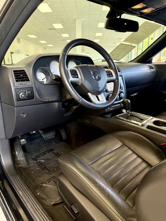 2013 Dodge Challenger Image 12