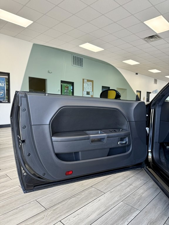 2013 Dodge Challenger Image 14