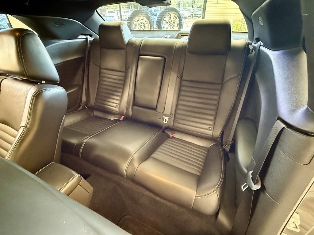 2013 Dodge Challenger Image 16