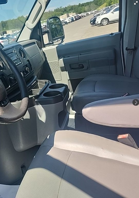 2014 Ford Econoline Image 3