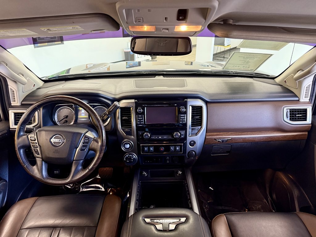 2018 Nissan Titan Image 10
