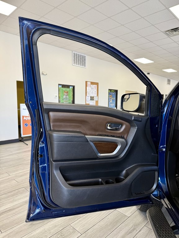 2018 Nissan Titan Image 15