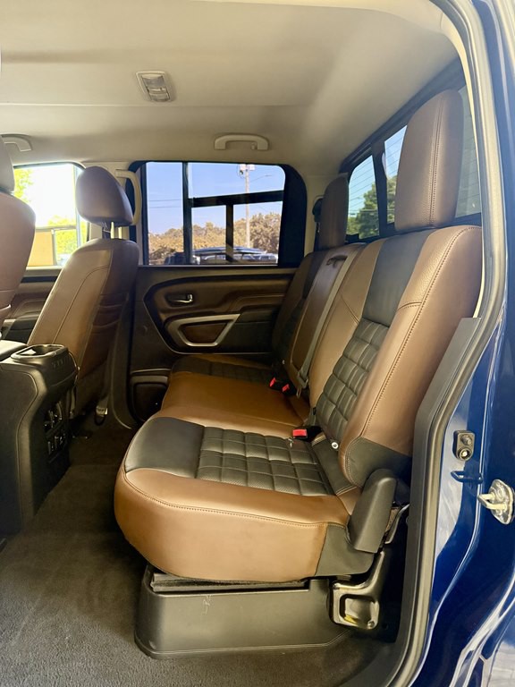 2018 Nissan Titan Image 17