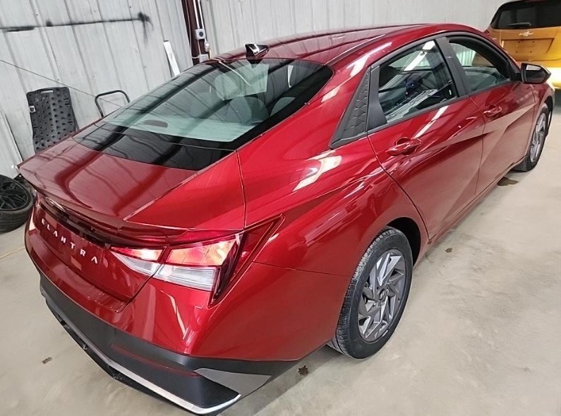 2024 Hyundai Elantra Image 4
