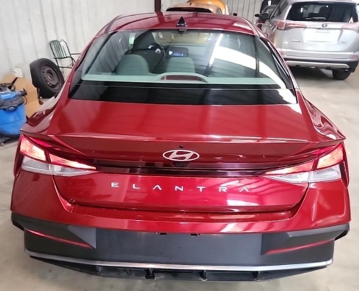 2024 Hyundai Elantra Image 5