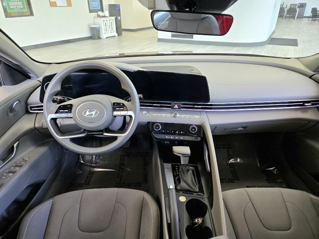 2024 Hyundai Elantra Image 10