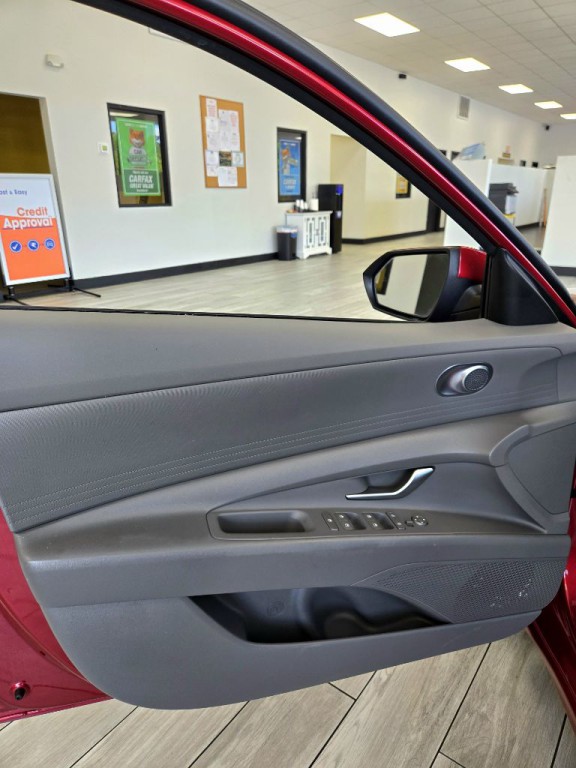 2024 Hyundai Elantra Image 14