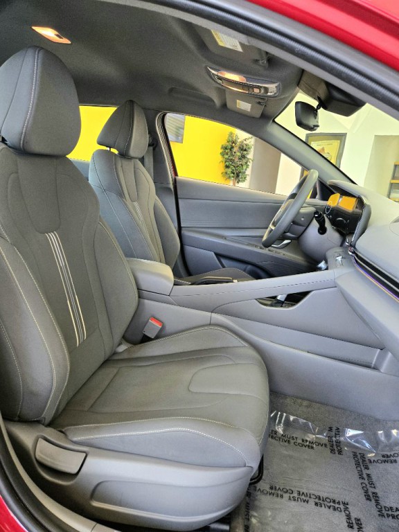 2024 Hyundai Elantra Image 16