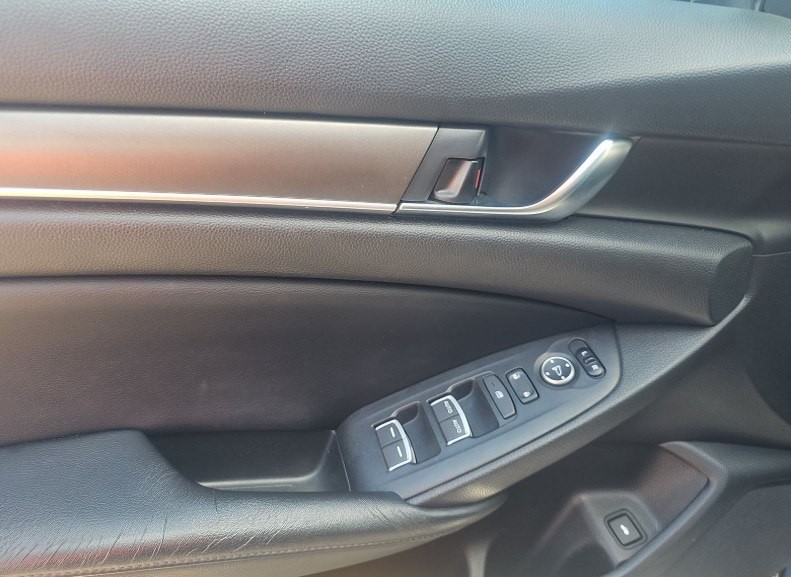 2018 Honda Accord Image 10