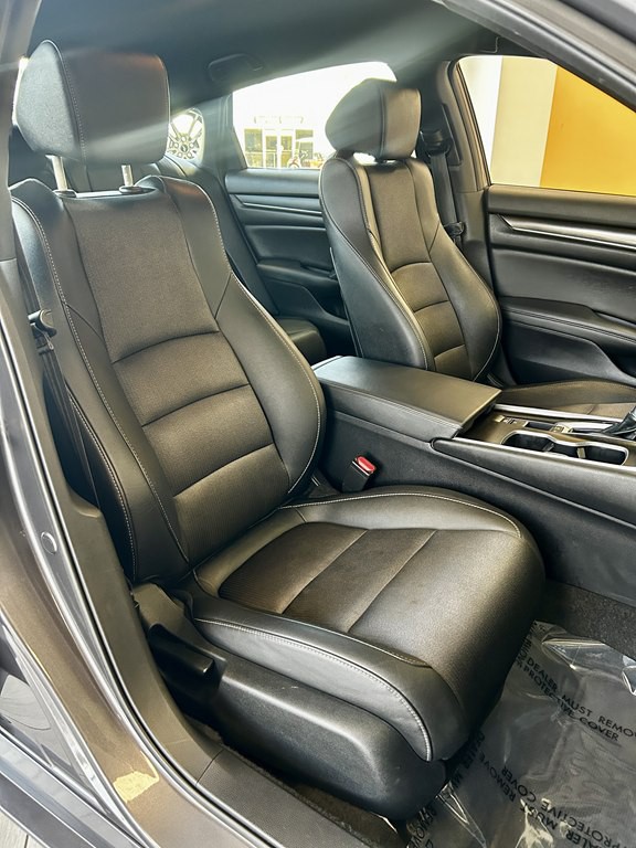 2018 Honda Accord Image 16