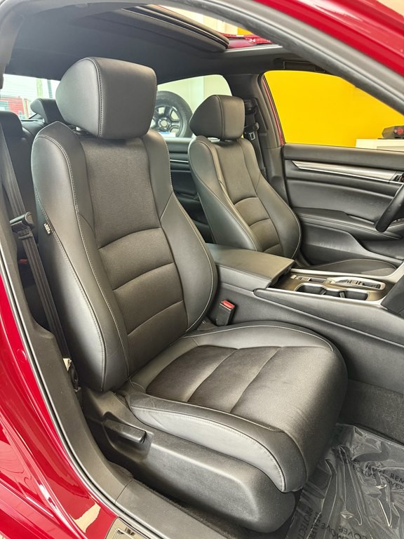 2019 Honda Accord Image 16