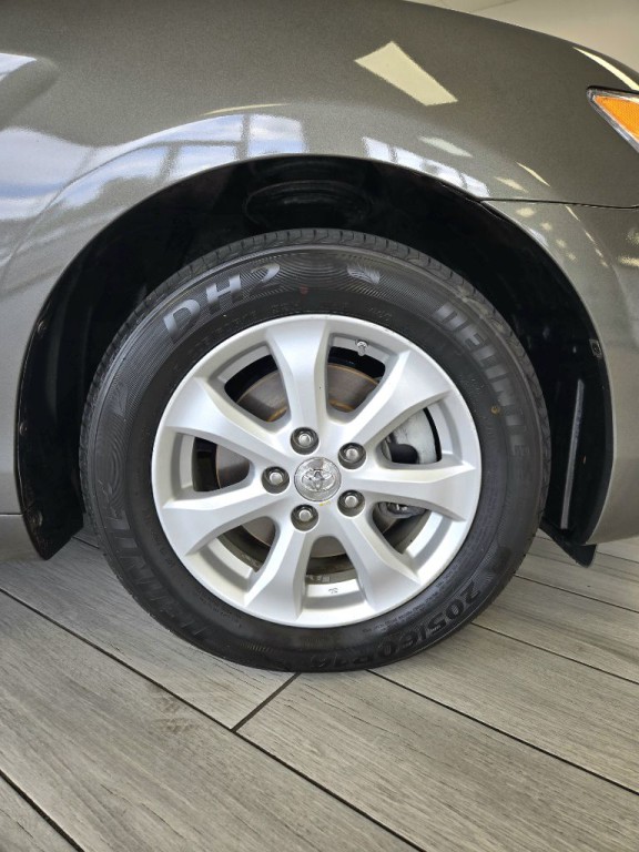2009 Toyota Camry Image 19