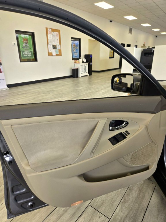 2009 Toyota Camry Image 13