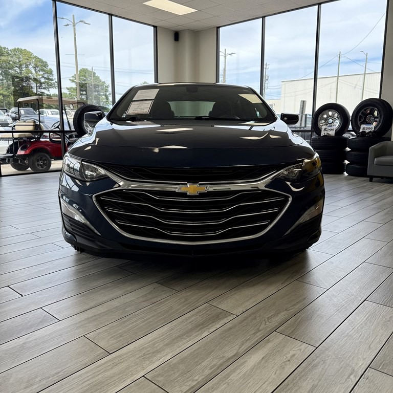 2020 Chevrolet Malibu Image 2