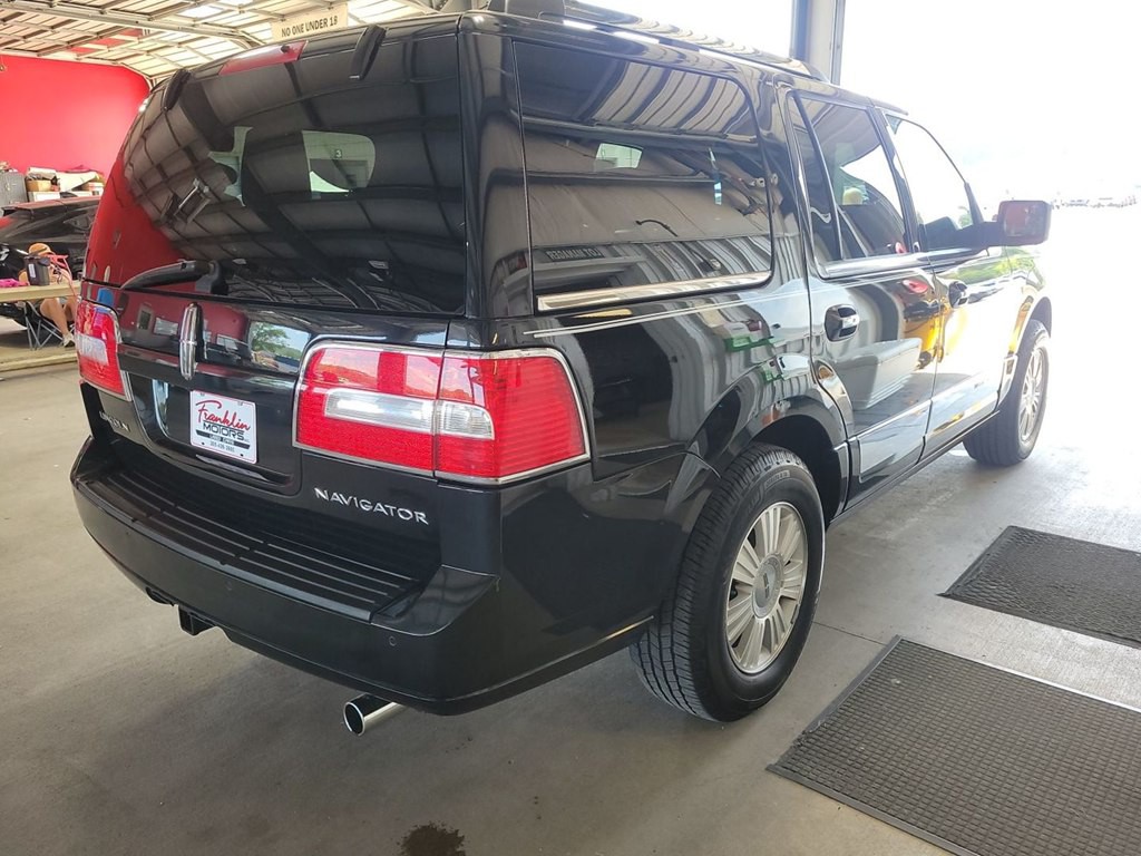 2014 Lincoln Navigator Image 3