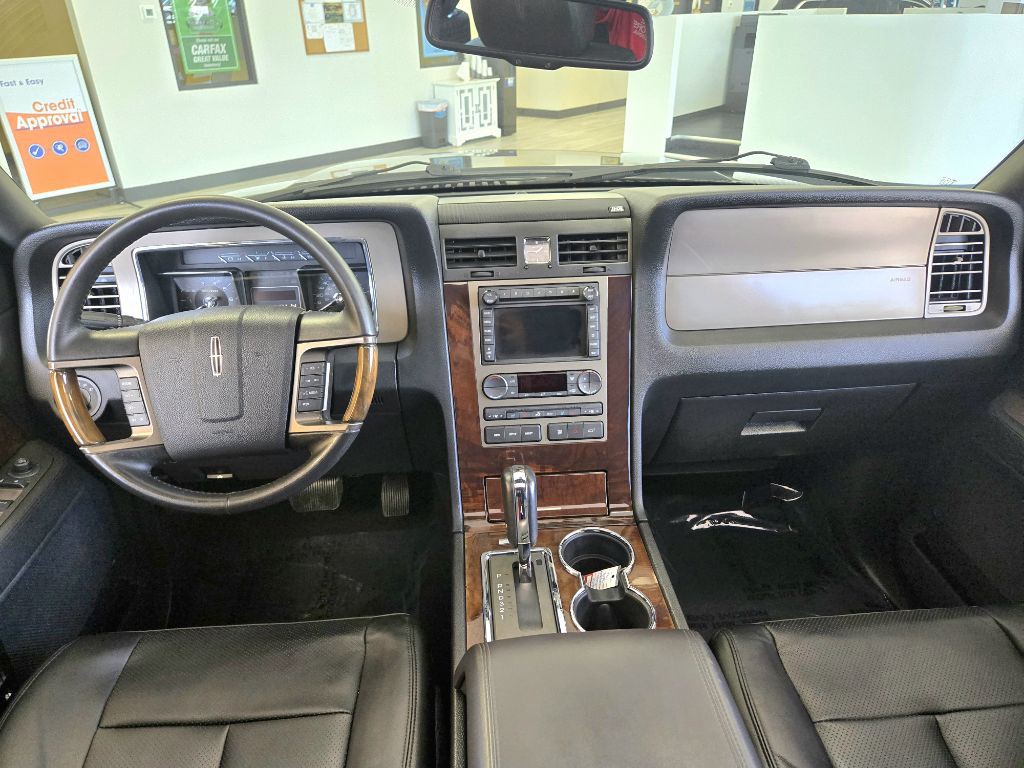 2014 Lincoln Navigator Image 10