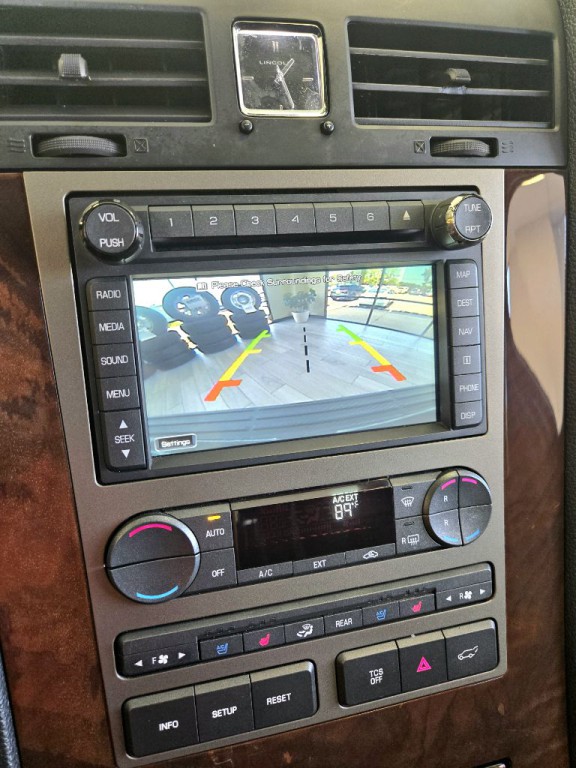 2014 Lincoln Navigator Image 11