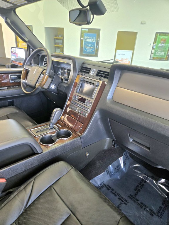 2014 Lincoln Navigator Image 15