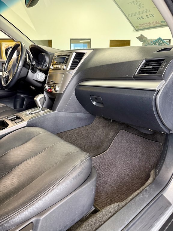 2012 Subaru Outback Image 12