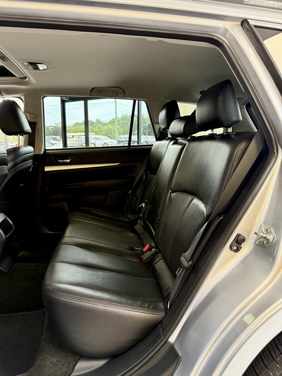 2012 Subaru Outback Image 17