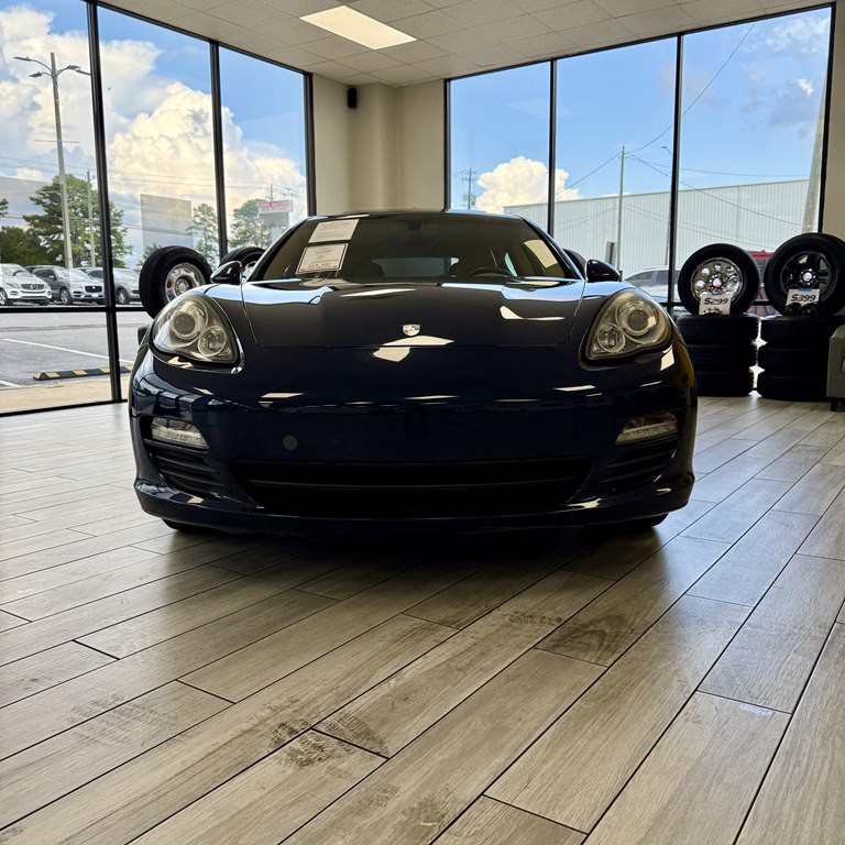 2011 Porsche Panamera Image 2