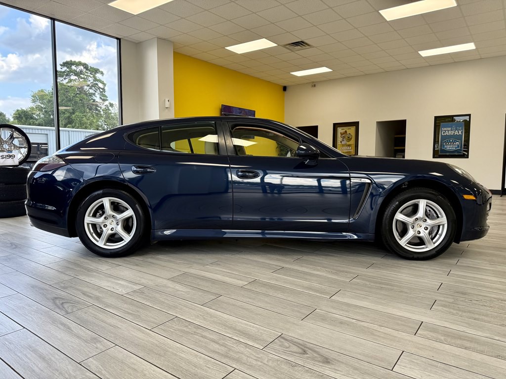 2011 Porsche Panamera Image 5