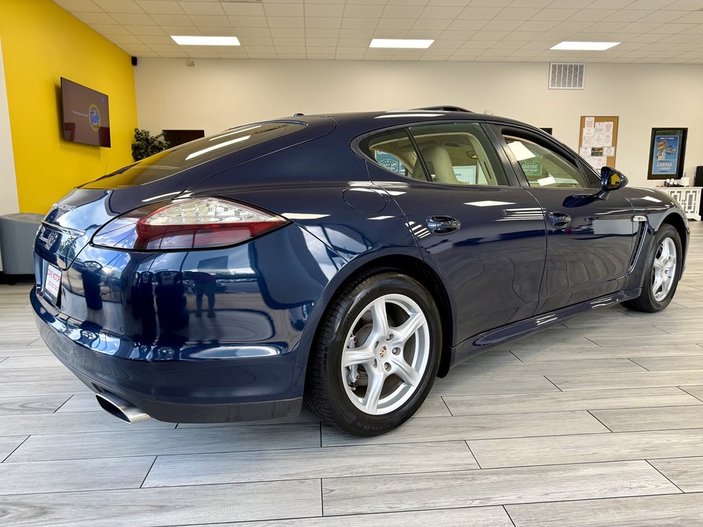 2011 Porsche Panamera Image 6
