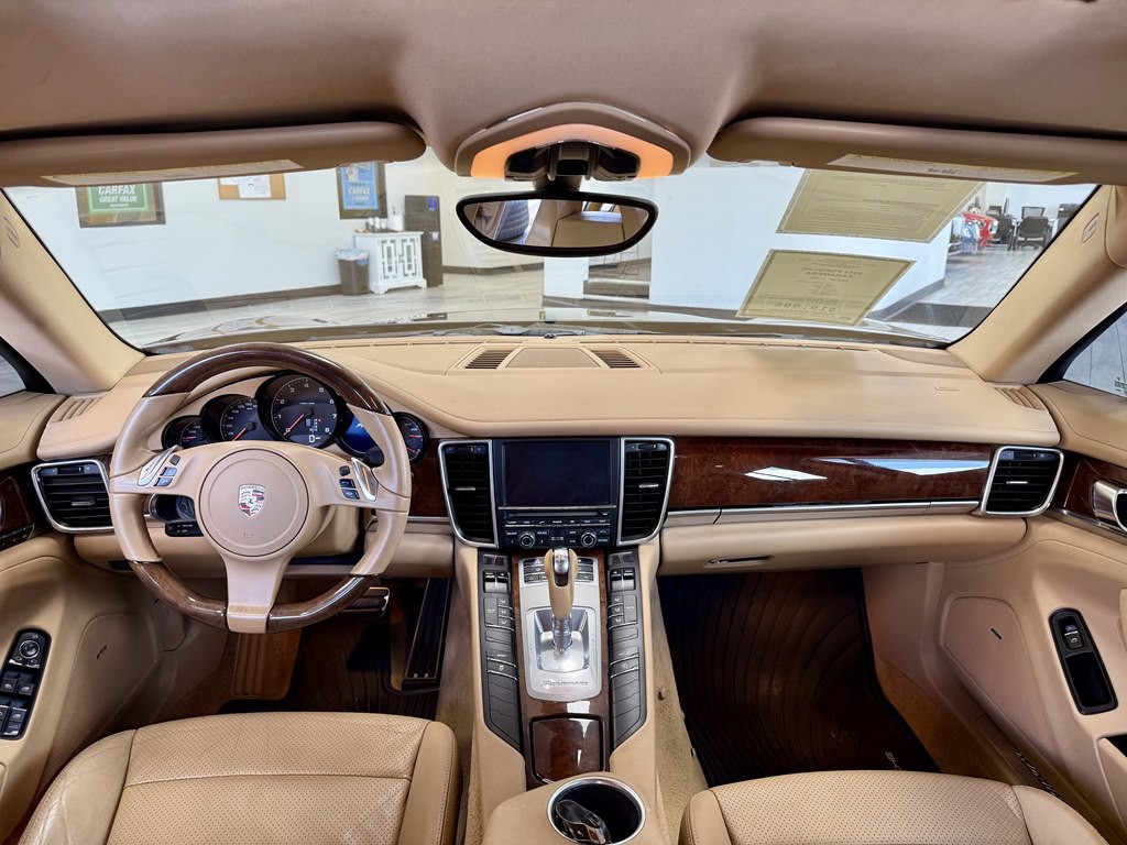 2011 Porsche Panamera Image 10