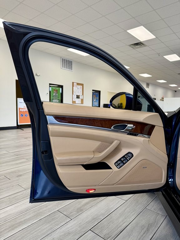 2011 Porsche Panamera Image 14