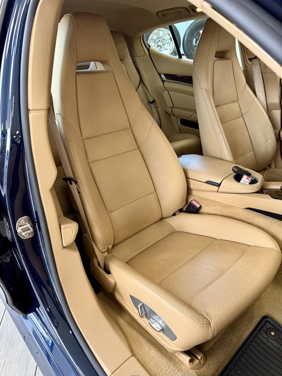 2011 Porsche Panamera Image 15