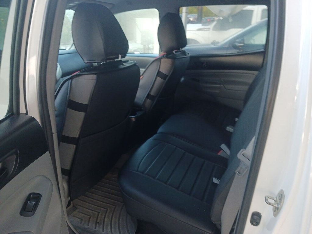 2013 Toyota Tacoma Image 6
